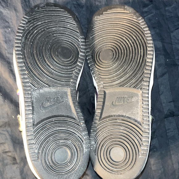 Women’s Size 8 NIKE VANDAL 2008 SHOES - Picture 6 of 9